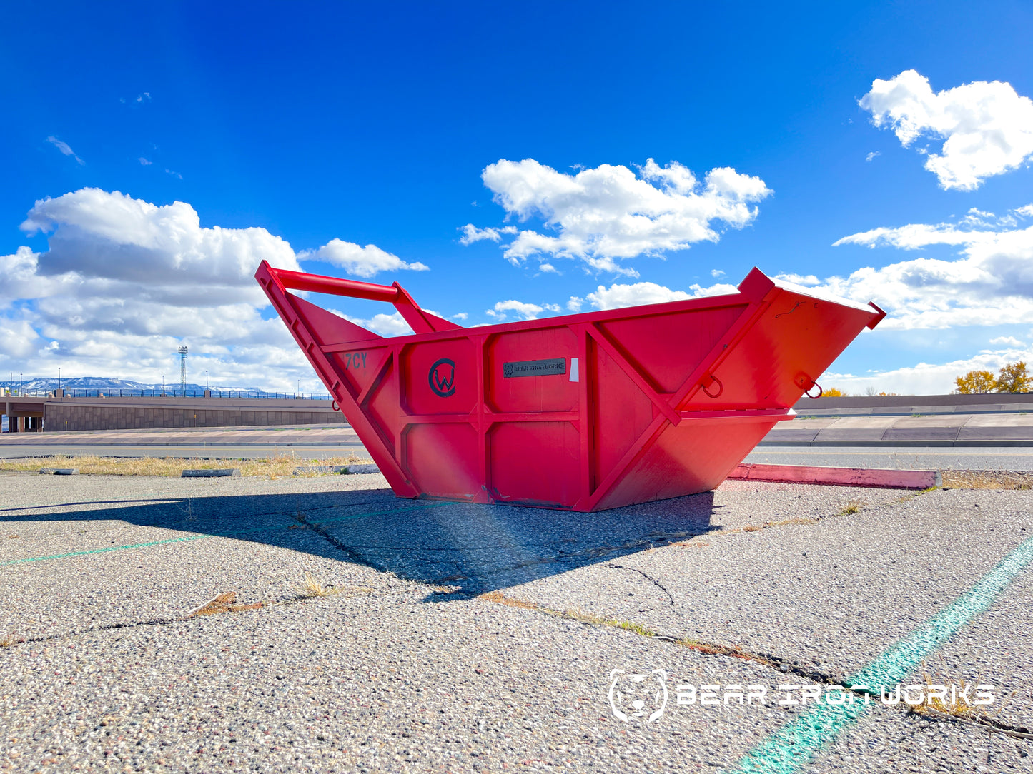 Large bedding box for use with excavators.