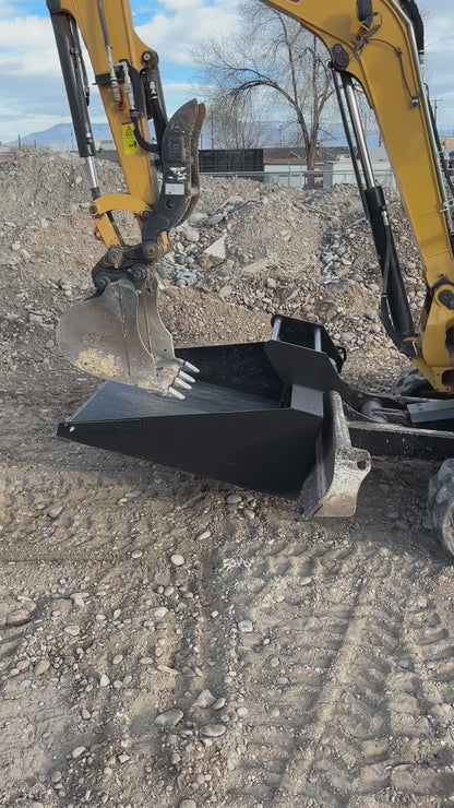Bear Paw Mini Excavator Material Handling Attachment