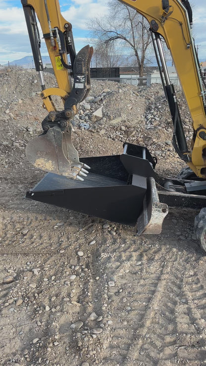 Bear Paw Mini Excavator Material Handling Attachment